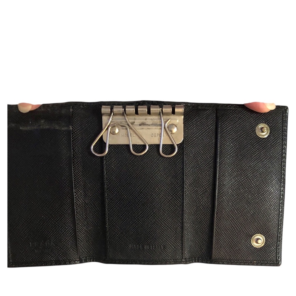 Prada Logo Black Silver Plaque Tri-Fold Key Case Key Unisex Logo Luxury HP - Picture 6 of 14